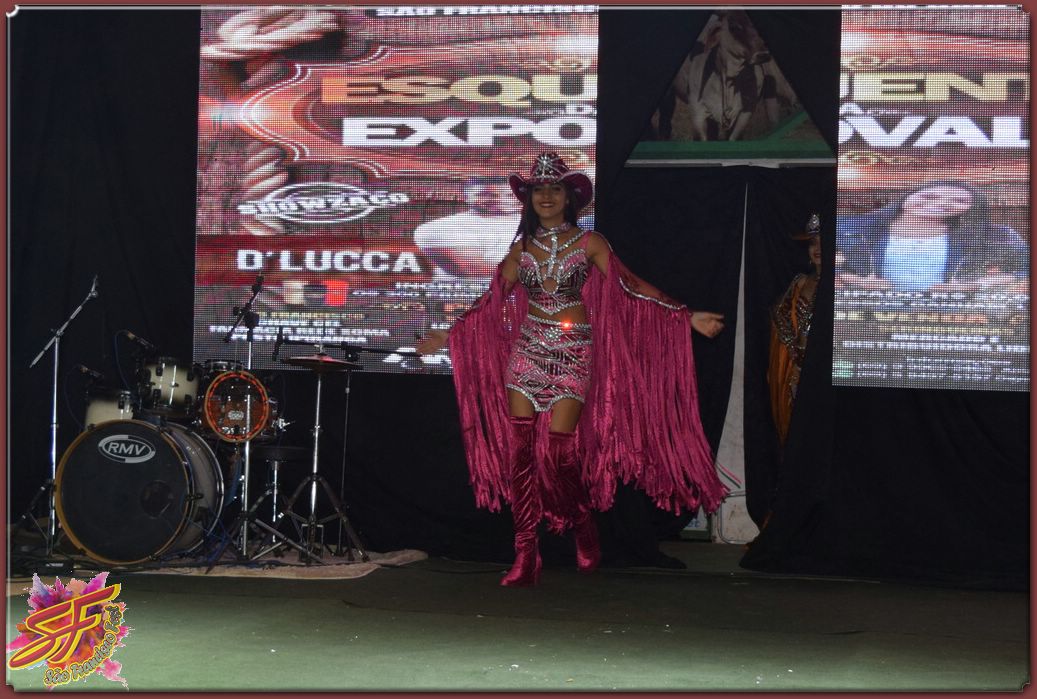 DESFILE DA RAINHA DA EXPOVALE 2019